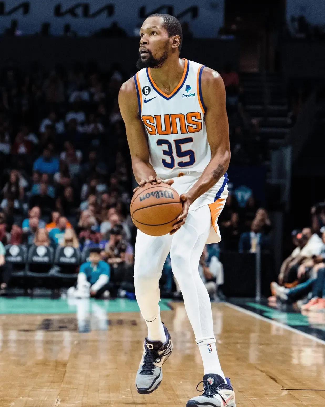 九游官方网站-杜兰特连续十场比赛得分超过晋级下一阶段，老鹰不断突破！